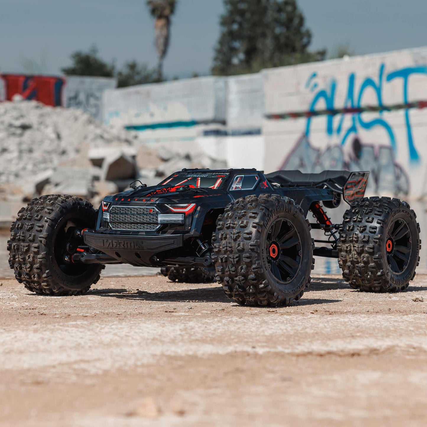 1/5 KRATON 4X4 8S BLX EXB Brushless Monster Truck RTR, Black