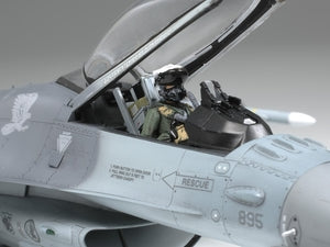 1/48 Lockheed Martin F-16CJ Plastic Model Airplane Kit
